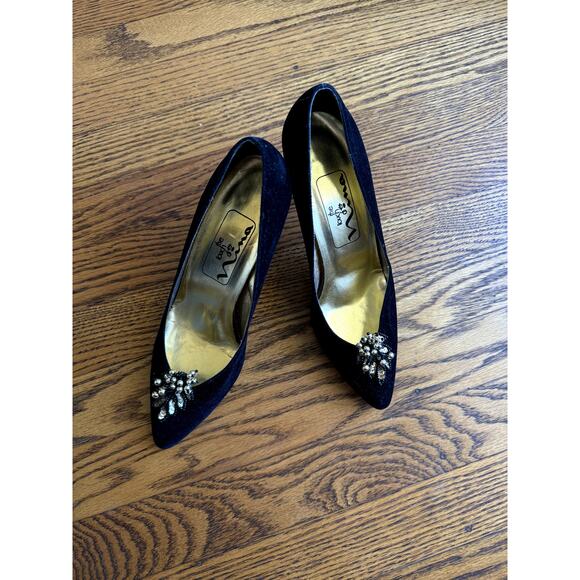 The Touch of Nina 90's Vintage Velvet Pumps with Beaded Toes High Heel - Picture 8 of 8